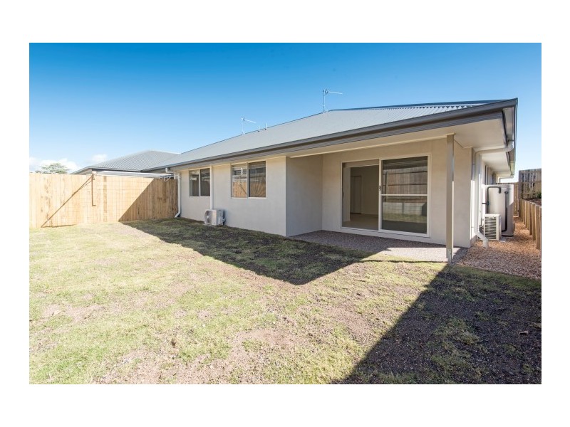 2/10 Rosenstengel Street, Darling Heights QLD 4350