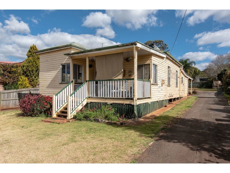 31 Helen Street, Newtown QLD 4350