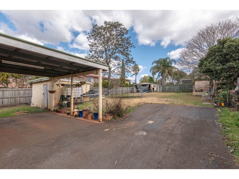 31 Helen Street, Newtown QLD 4350