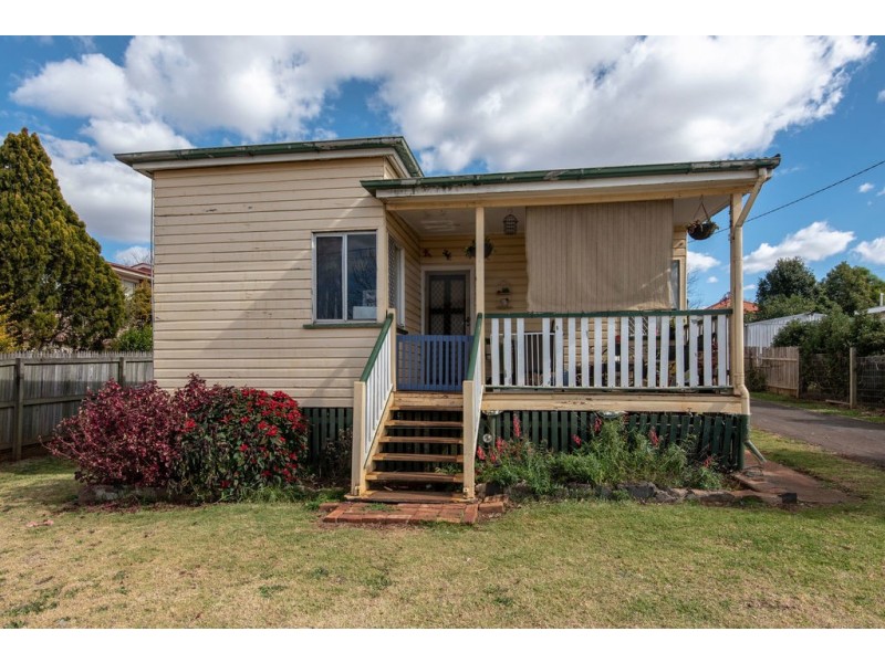 31 Helen Street, Newtown QLD 4350