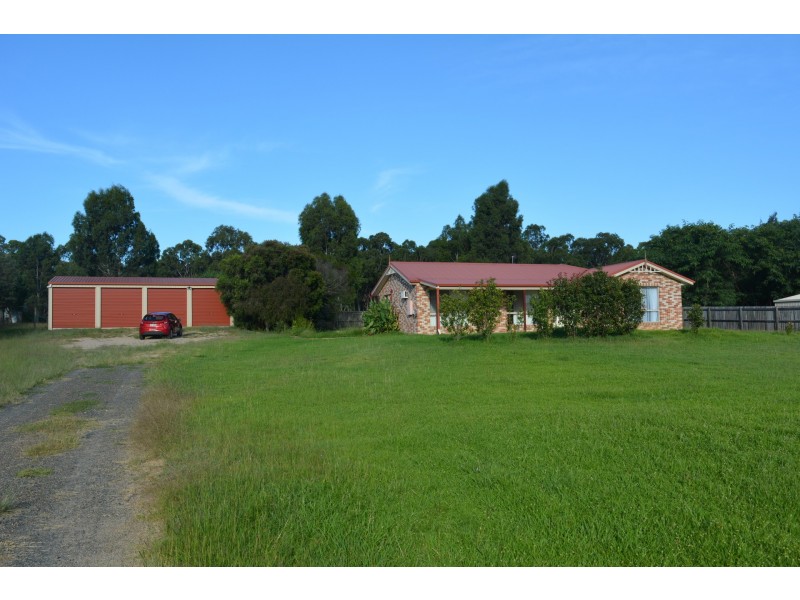 8 Devoncourt Road, Crows Nest QLD 4355