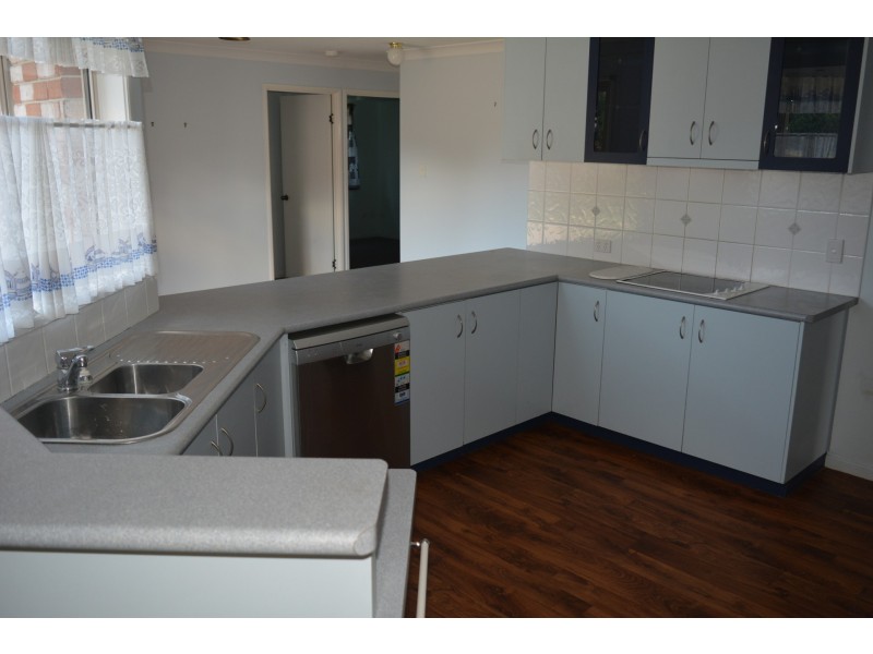 8 Devoncourt Road, Crows Nest QLD 4355