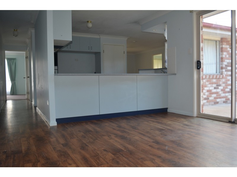 8 Devoncourt Road, Crows Nest QLD 4355