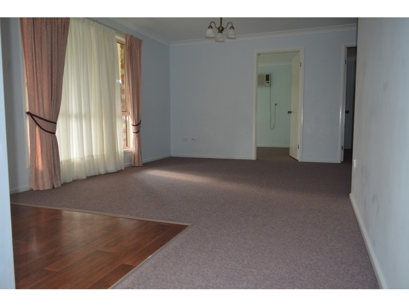 8 Devoncourt Road, Crows Nest QLD 4355