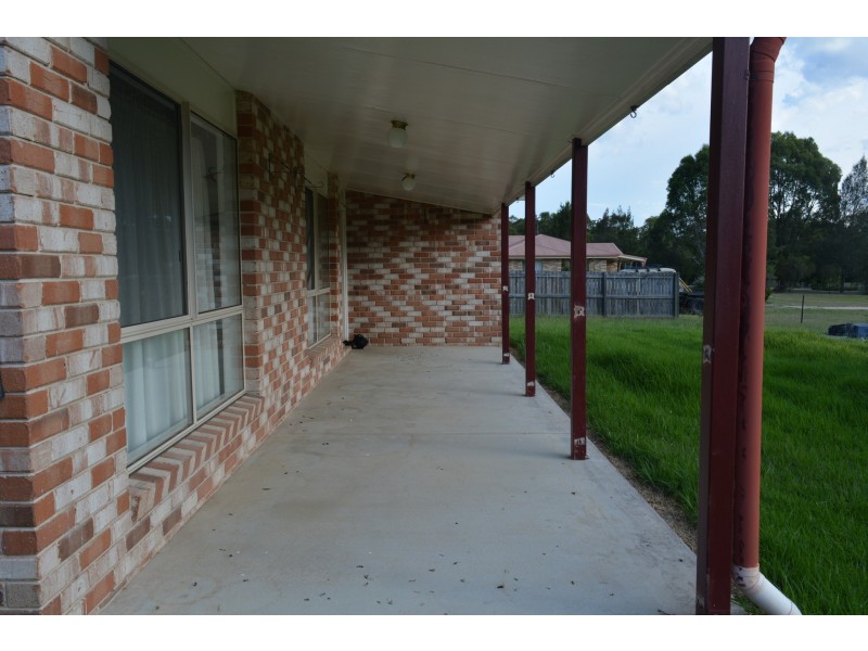 8 Devoncourt Road, Crows Nest QLD 4355