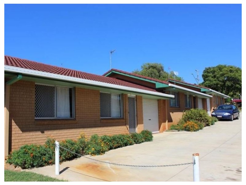 3/272 West Street, Harristown QLD 4350