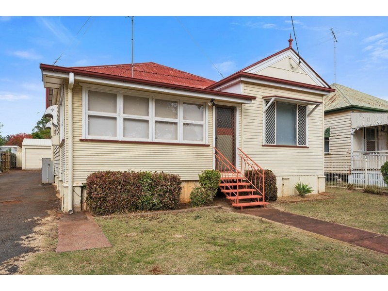 244 Bridge Street, Newtown QLD 4350