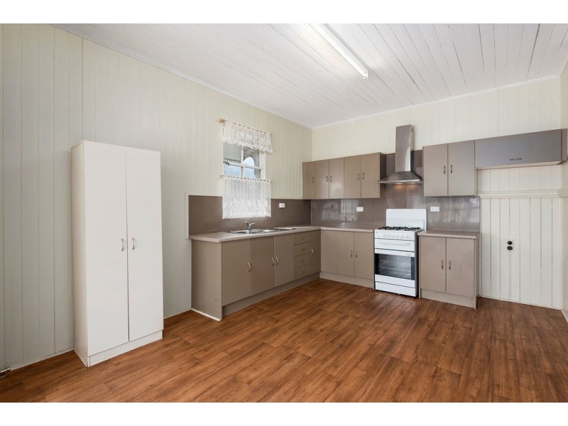 244 Bridge Street, Newtown QLD 4350