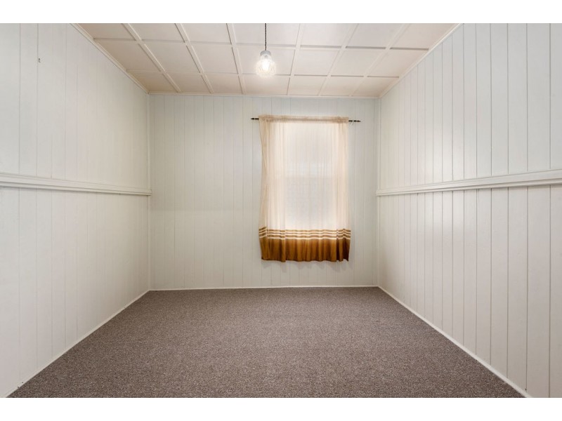 244 Bridge Street, Newtown QLD 4350