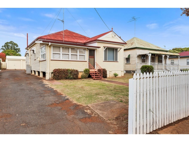 244 Bridge Street, Newtown QLD 4350