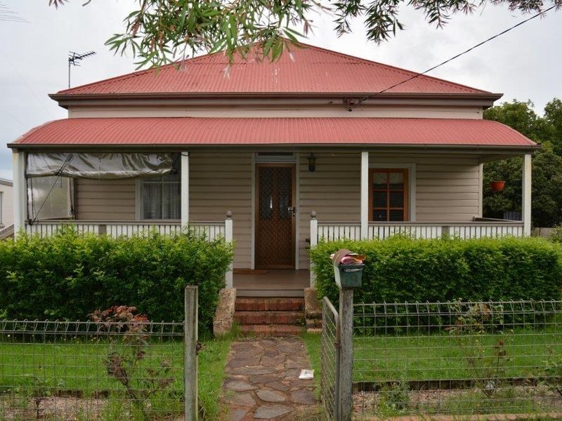 19 Edward Street, East Toowoomba QLD 4350