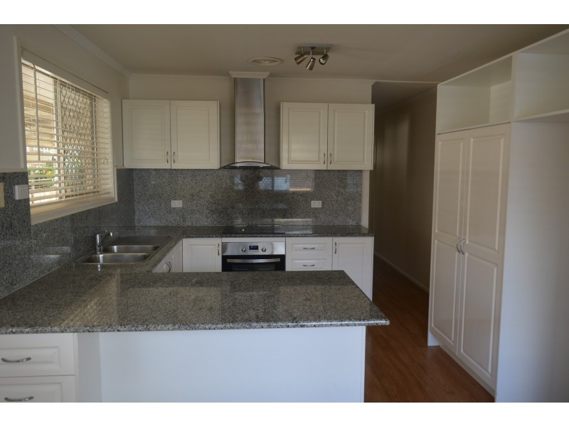 5 Martini Street, Mount Lofty QLD 4350