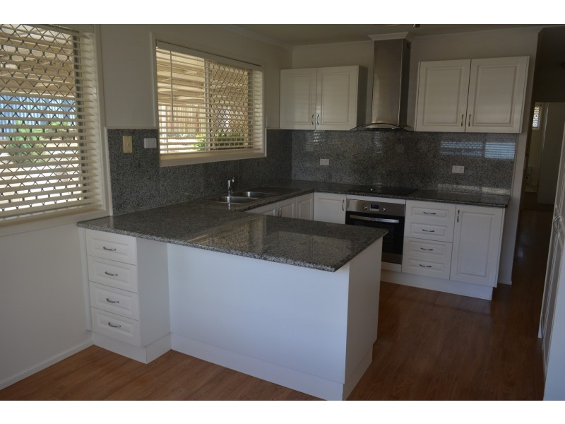 5 Martini Street, Mount Lofty QLD 4350