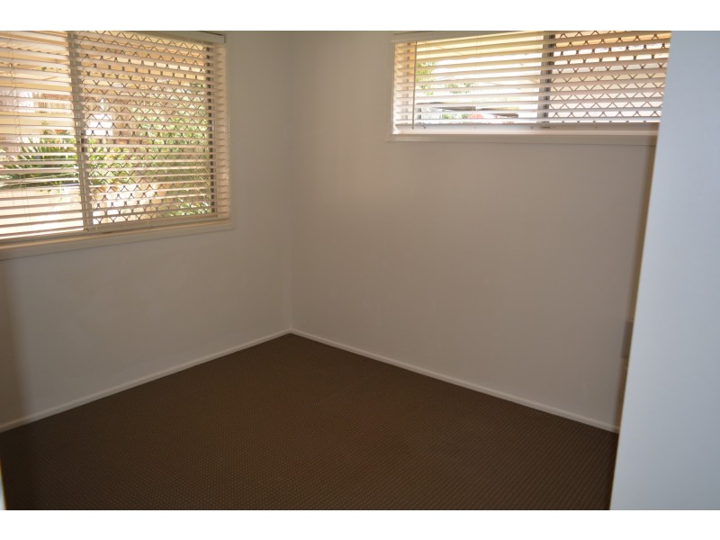 5 Martini Street, Mount Lofty QLD 4350