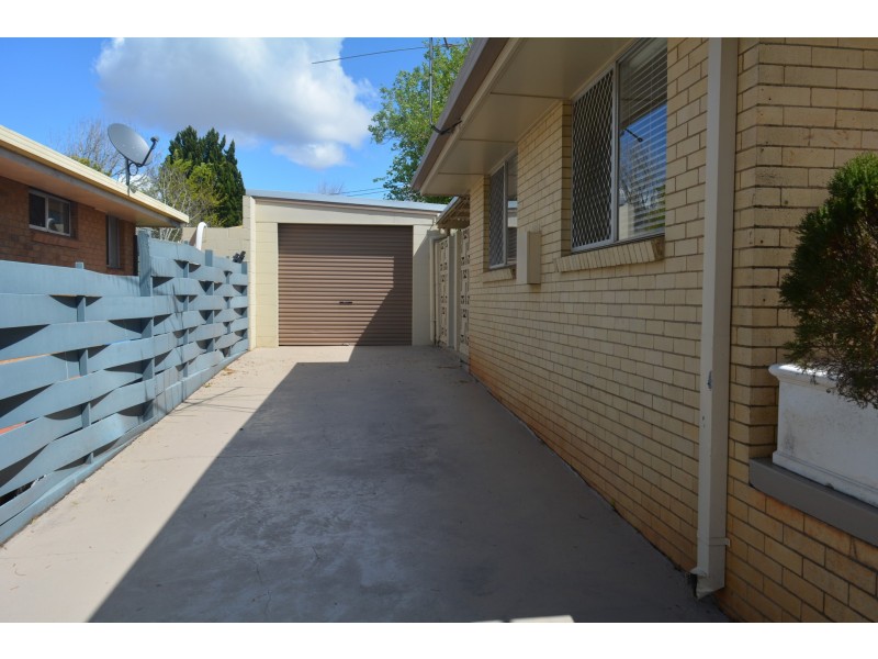 5 Martini Street, Mount Lofty QLD 4350