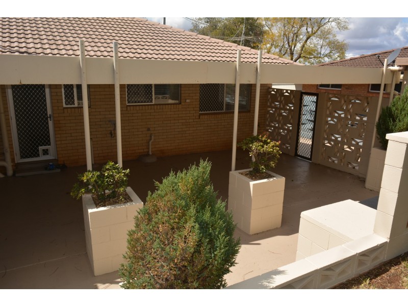 5 Martini Street, Mount Lofty QLD 4350