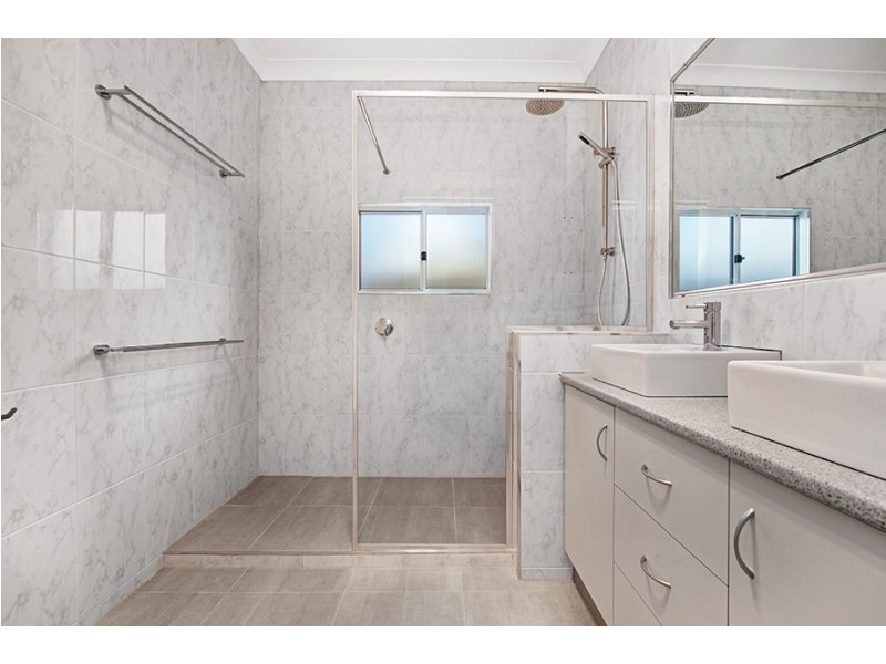 6 Lendrum Street, Newtown QLD 4350