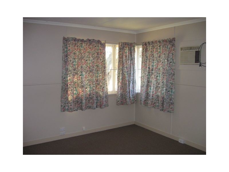 330 Tor Street, Newtown QLD 4350