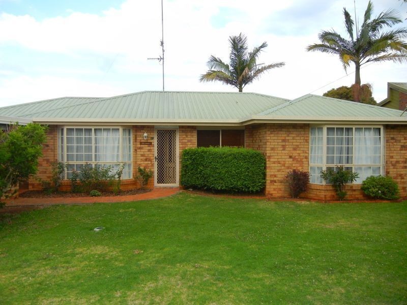 10 Broadfoot Street, Darling Heights QLD 4350