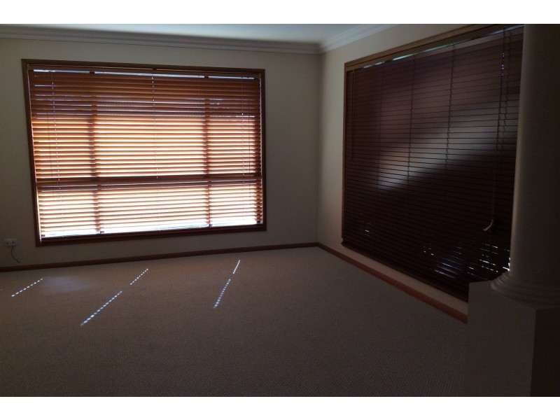 7 Toni Court, Darling Heights QLD 4350