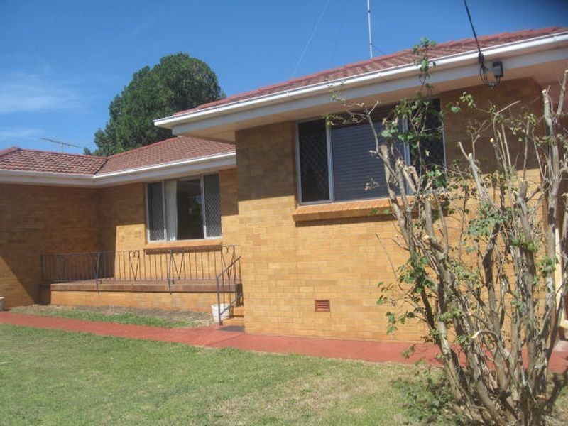 97 Drayton Road, Harristown QLD 4350