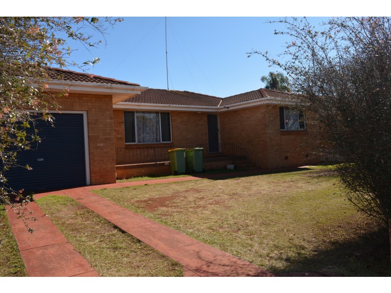 97 Drayton Road, Harristown QLD 4350