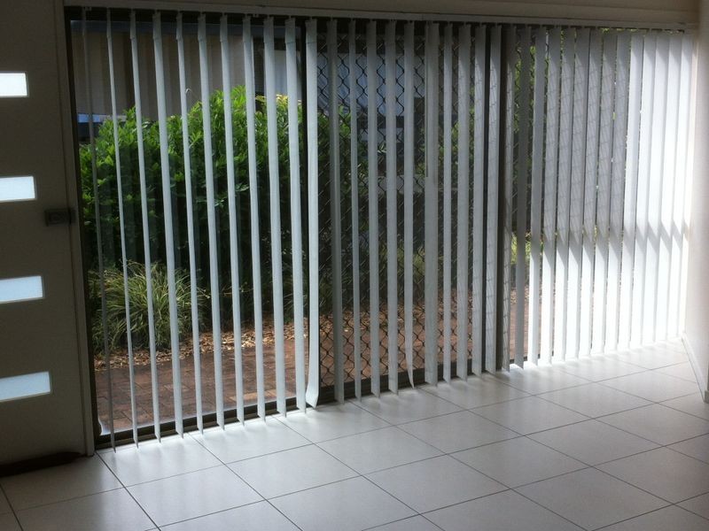 30/2 Benjamin Street, Mount Lofty QLD 4350