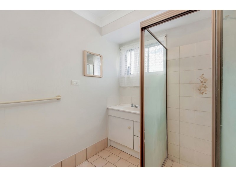 17 Boyes Street, Harristown QLD 4350