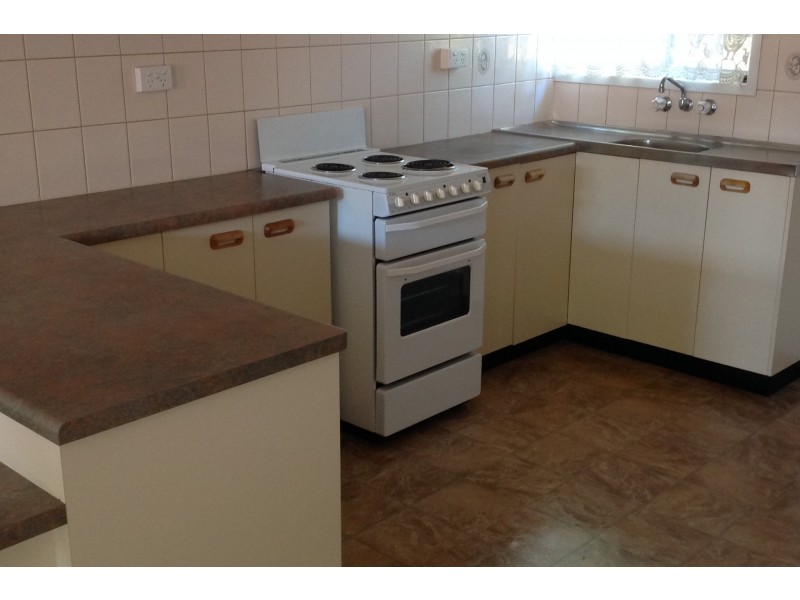 1/267b Geddes Street, Centenary Heights QLD 4350