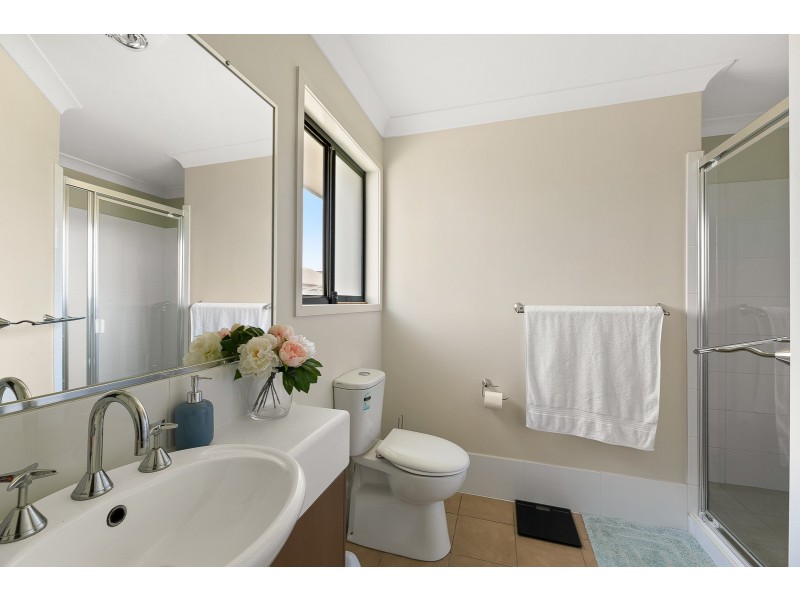 10 High Court Drive, Wilsonton Heights QLD 4350