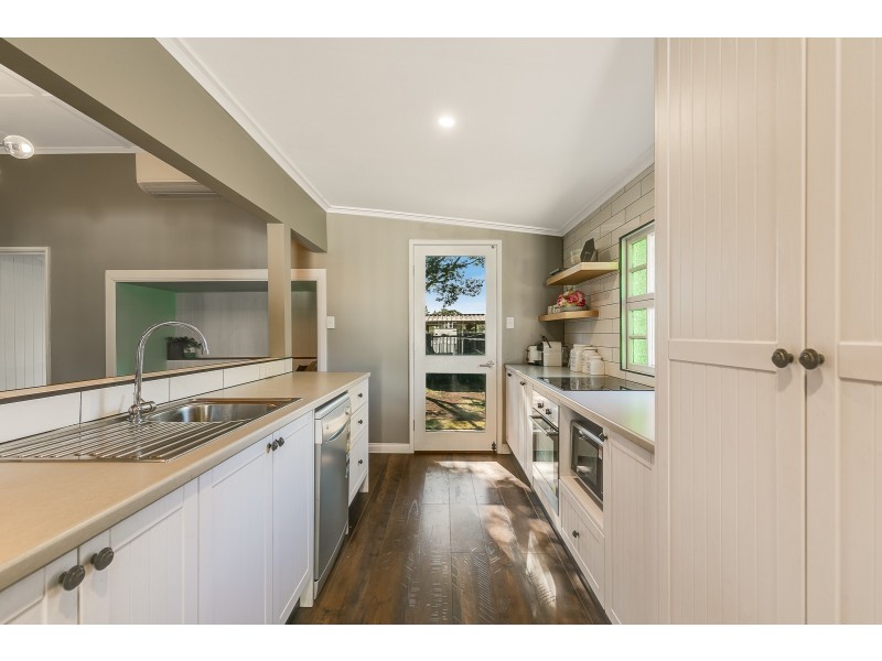 17 Bothwell Street, Newtown QLD 4350