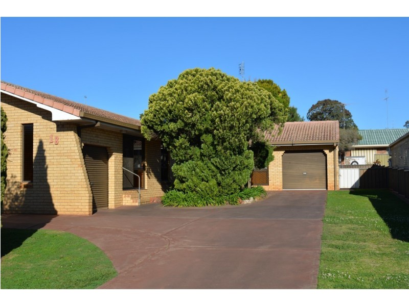 2/18 Hawker Street, Wilsonton QLD 4350