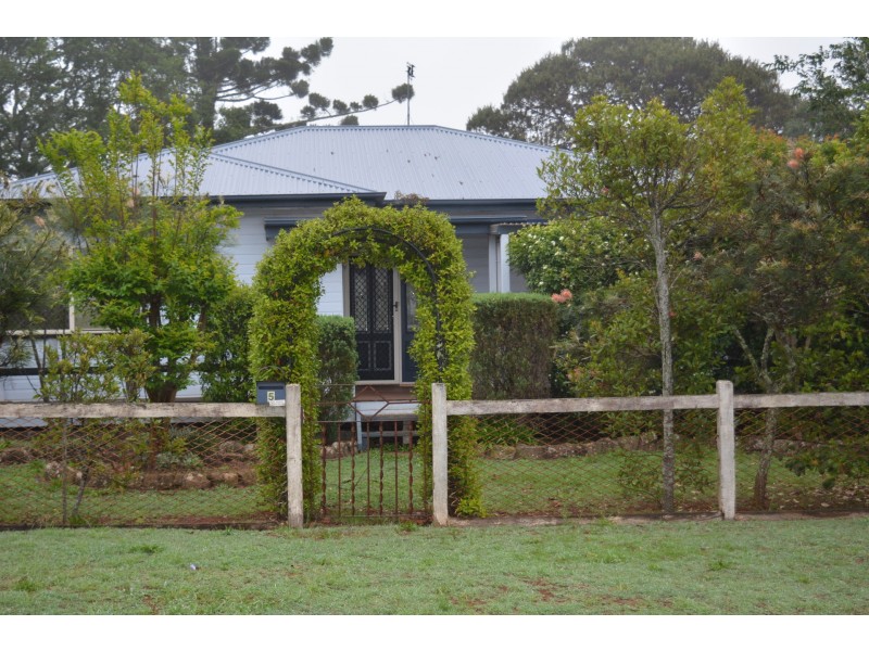 5 Lloyd Street, Harristown QLD 4350