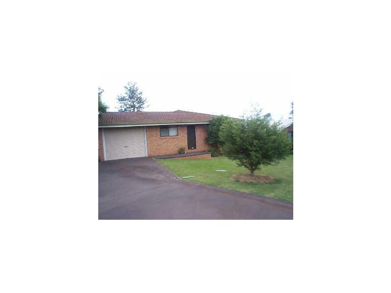 2/6 Hock Court, Wilsonton QLD 4350