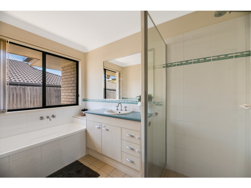 3 Paige Place, Helidon QLD 4344