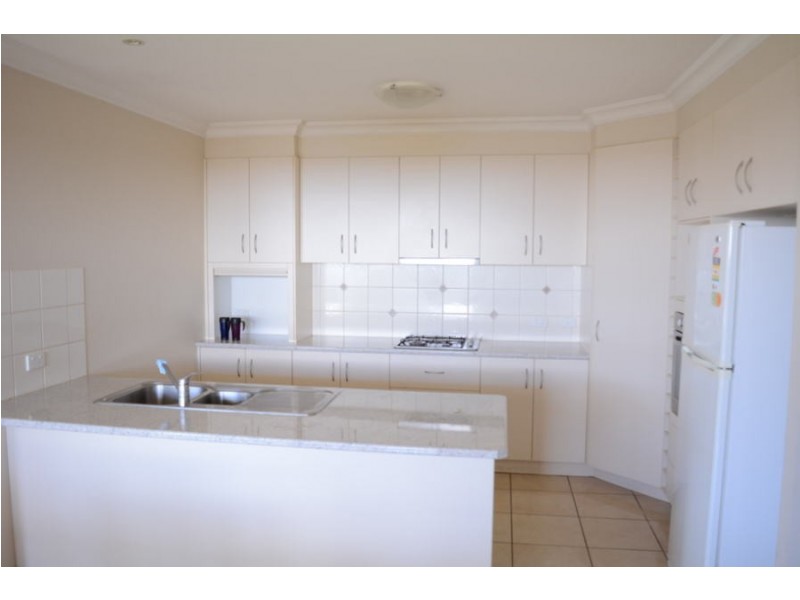 1/9 Sambar Court, Kearneys Spring QLD 4350