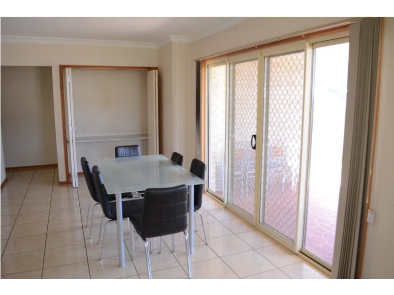 1/9 Sambar Court, Kearneys Spring QLD 4350