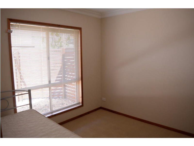 1/9 Sambar Court, Kearneys Spring QLD 4350