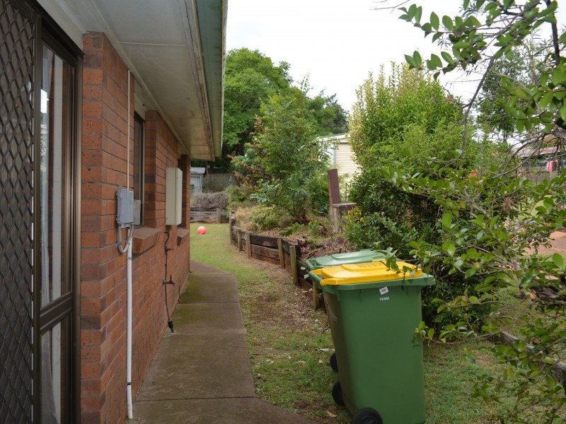 1/16 Ruthven Street, Harlaxton QLD 4350