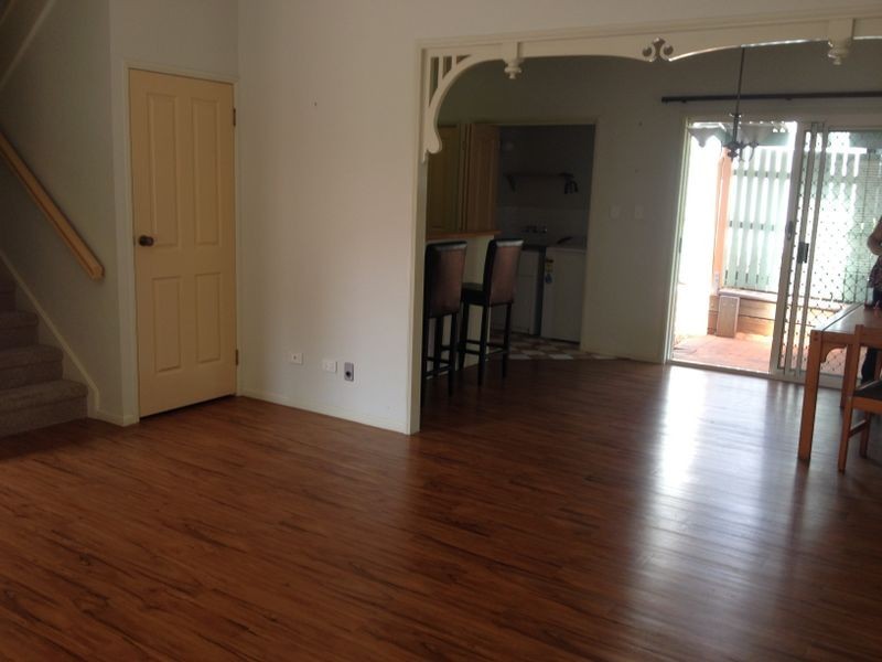 2/120 Neil Street, South Toowoomba QLD 4350