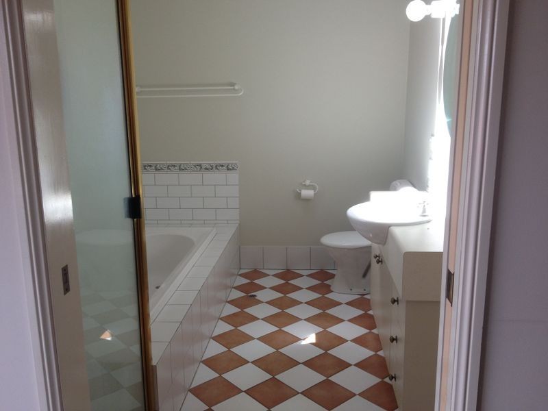 2/120 Neil Street, South Toowoomba QLD 4350