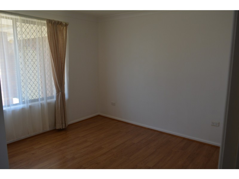 6 Birch Court, Darling Heights QLD 4350