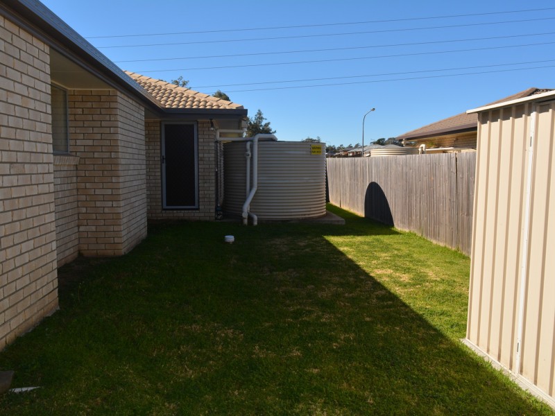 27 Kearney Street, Kearneys Spring QLD 4350