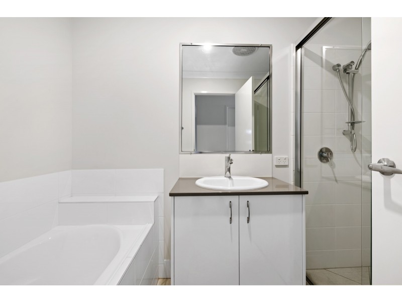 1/6 Ivy Court, Glenvale QLD 4350