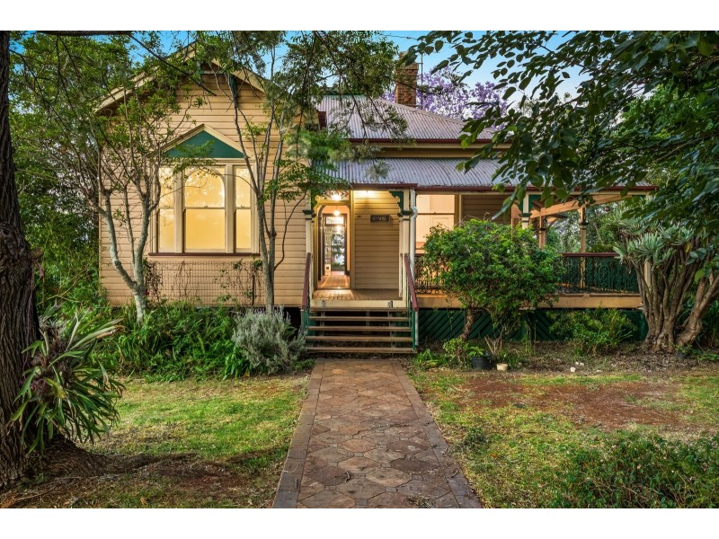 229 Russell Street, Newtown QLD 4350