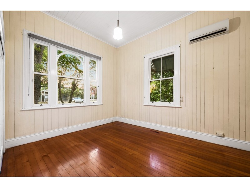 229 Russell Street, Newtown QLD 4350