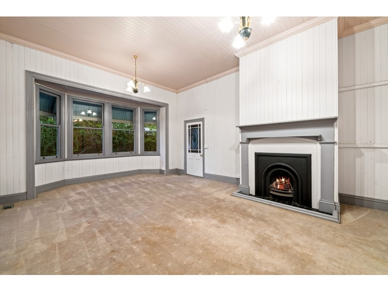 229 Russell Street, Newtown QLD 4350