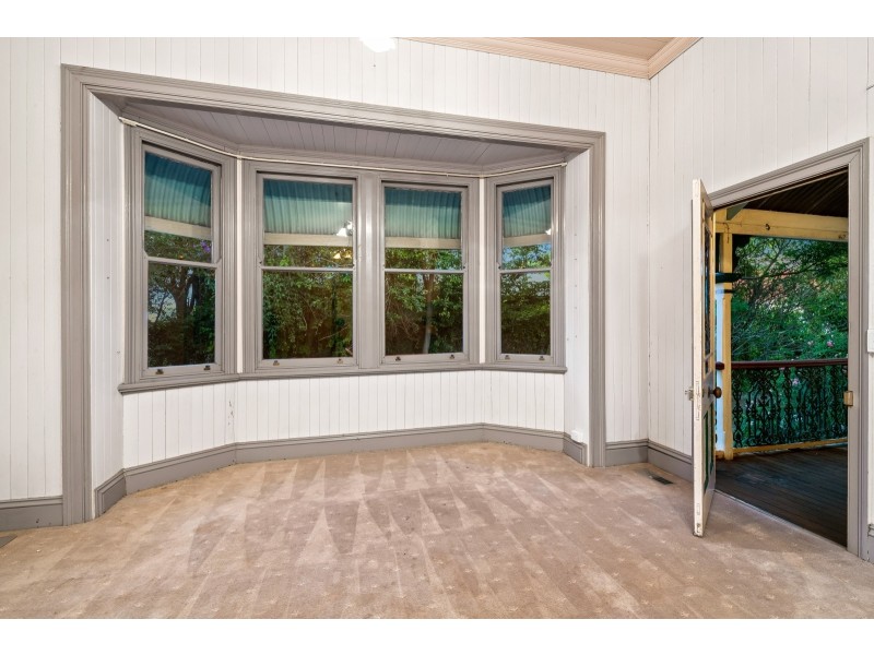 229 Russell Street, Newtown QLD 4350