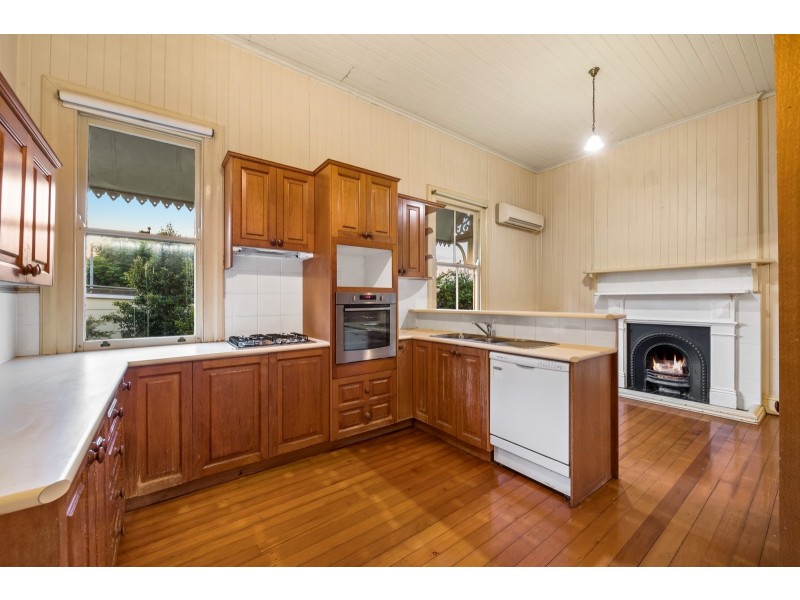 229 Russell Street, Newtown QLD 4350