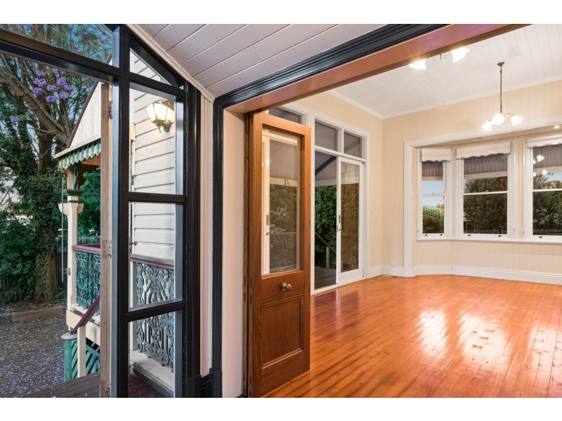 229 Russell Street, Newtown QLD 4350